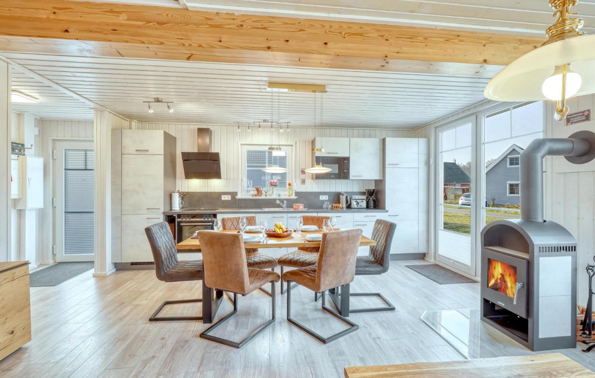 3 Bedroom Pet Friendly Home In Zerpenschleuse Exterior photo